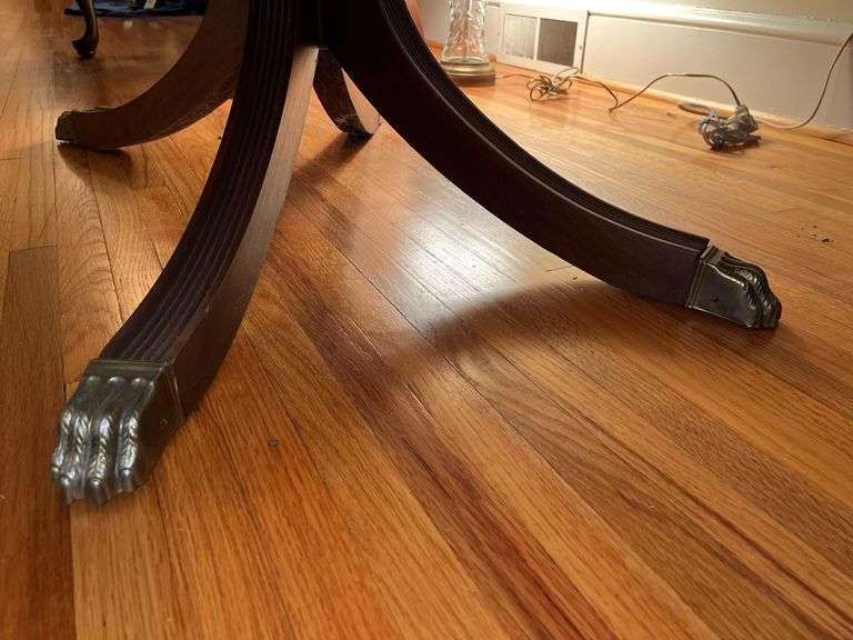 Drop leaf table