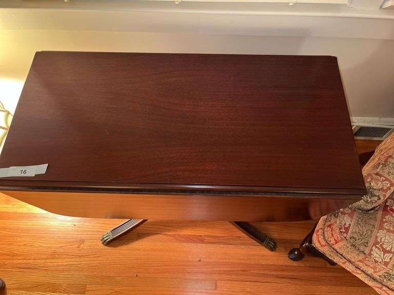 Drop leaf table