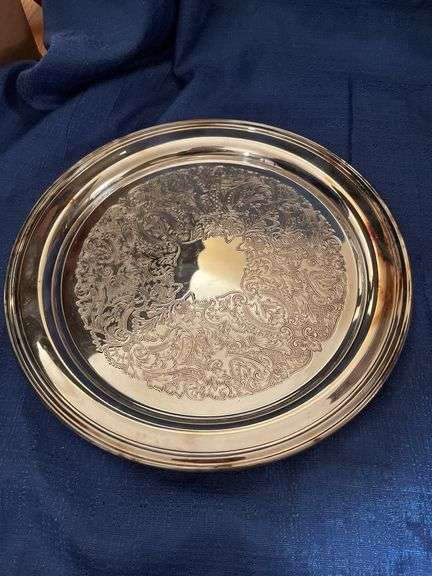 Metal serving pieces