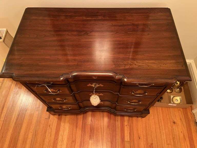 Entryway cabinet