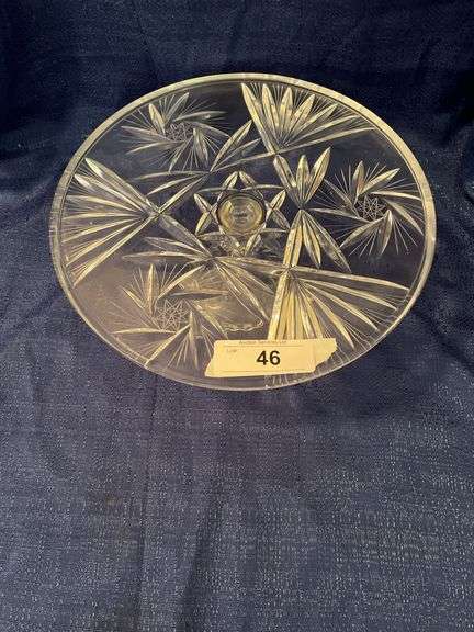 Crystal cake plate