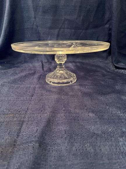 Crystal cake plate