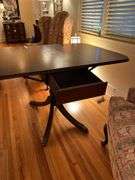 Drop leaf table