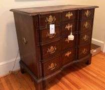 Entryway cabinet