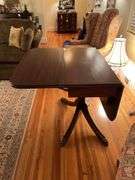 Drop leaf table