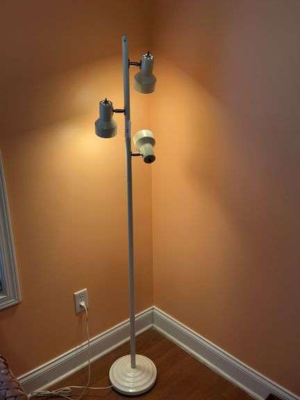 Floor lamp