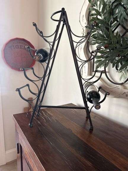 Wine rack and 2 bottles of wine