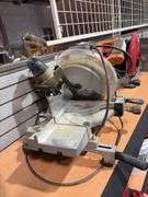 Compound miter saw