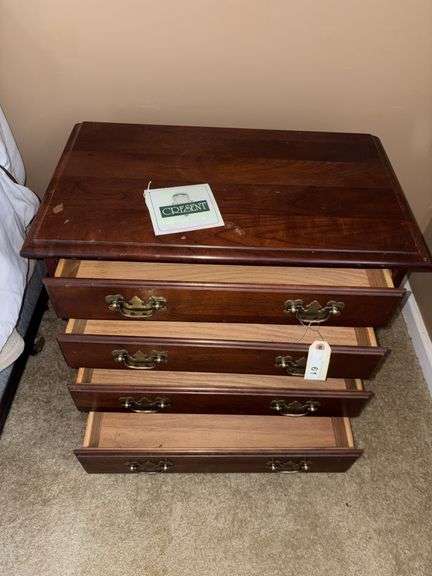 Night stand