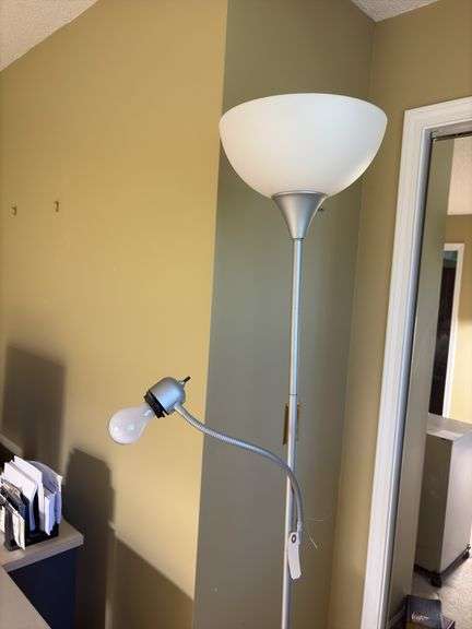 Floor lamp