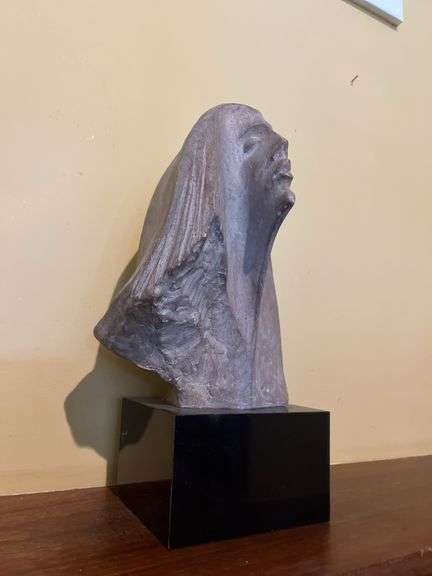 Stargazer sculpture
