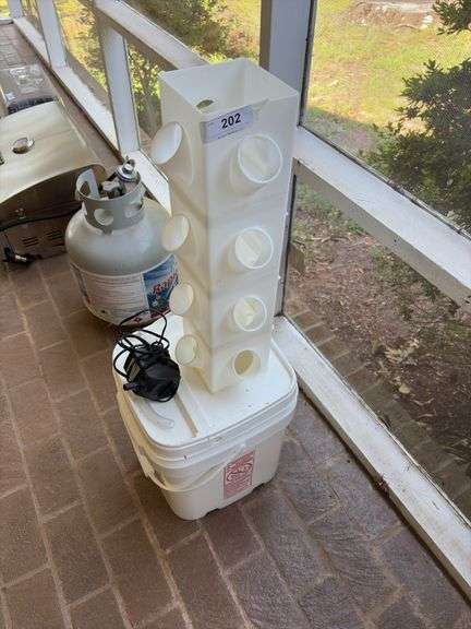 Hydroponic unit