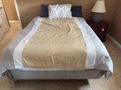 Queen bedding