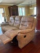 Reclining sofa