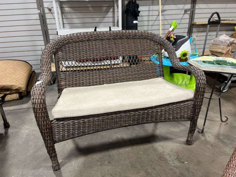Outdoor loveseat