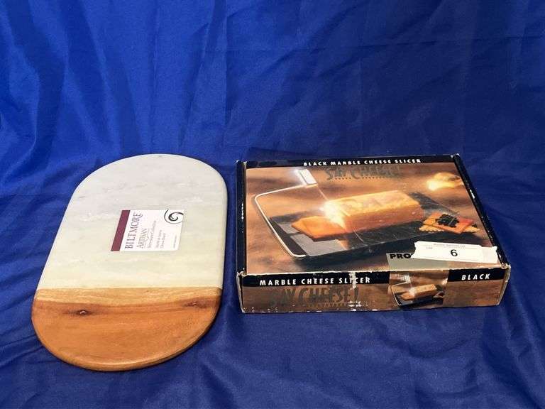 Cheese slicer and cheese board