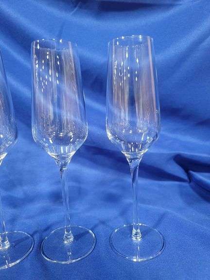 Possible Dartington crystal champagne flutes