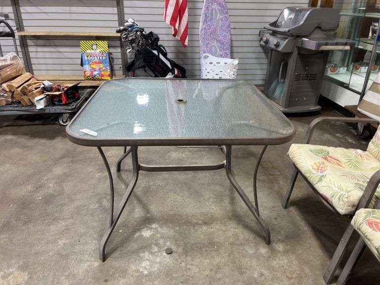 Outdoor dining table and chairs