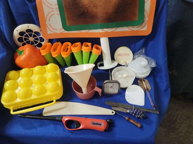 Plastic kitchen ware