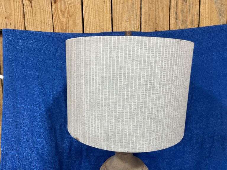 Table lamp