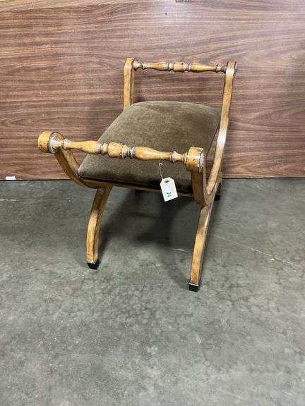 Vanity seat