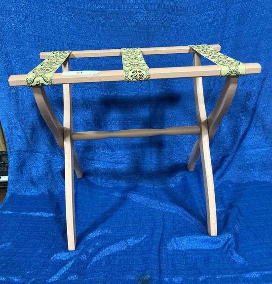 Luggage stand