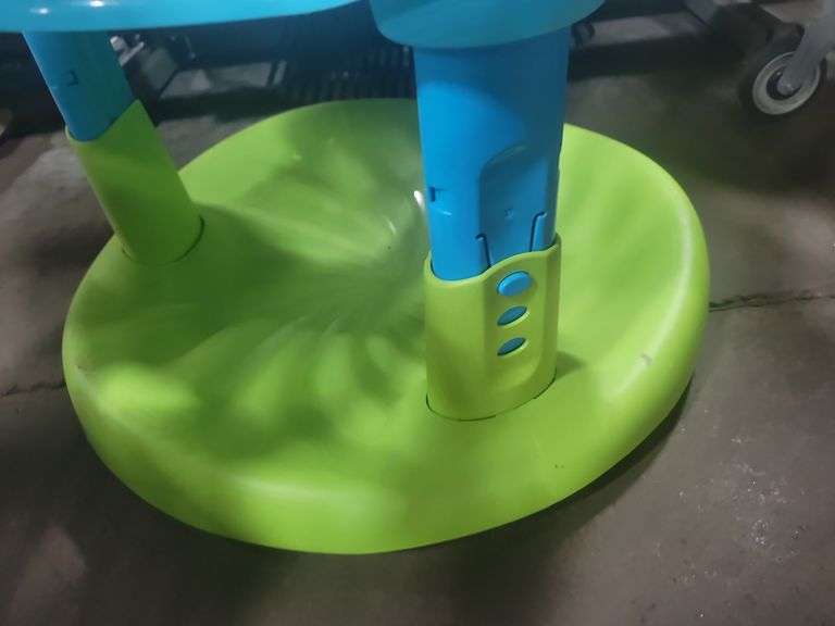 Children's play and booster seat