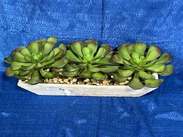 Artificial arrangement