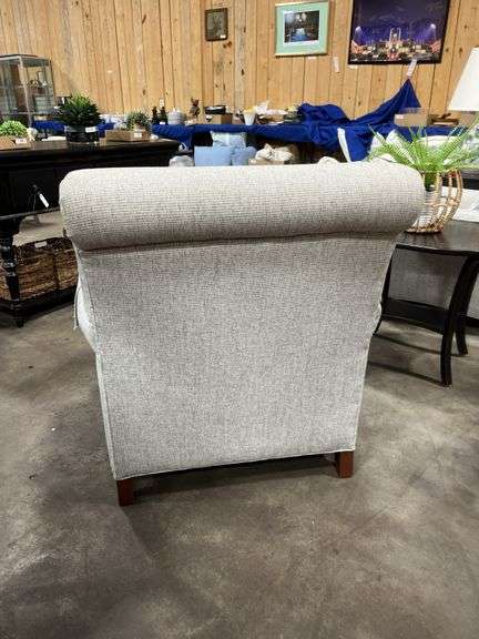 Arm chair