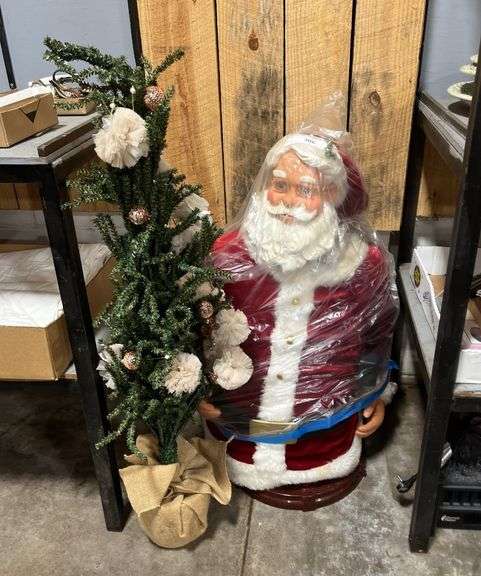 Santa and tree