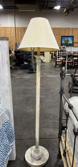 Floor lamp