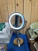 Vanity mirror