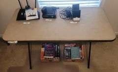 Folding table