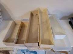 Locking storage bins