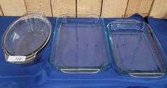 Pyrex baking dishes and covered baking dish