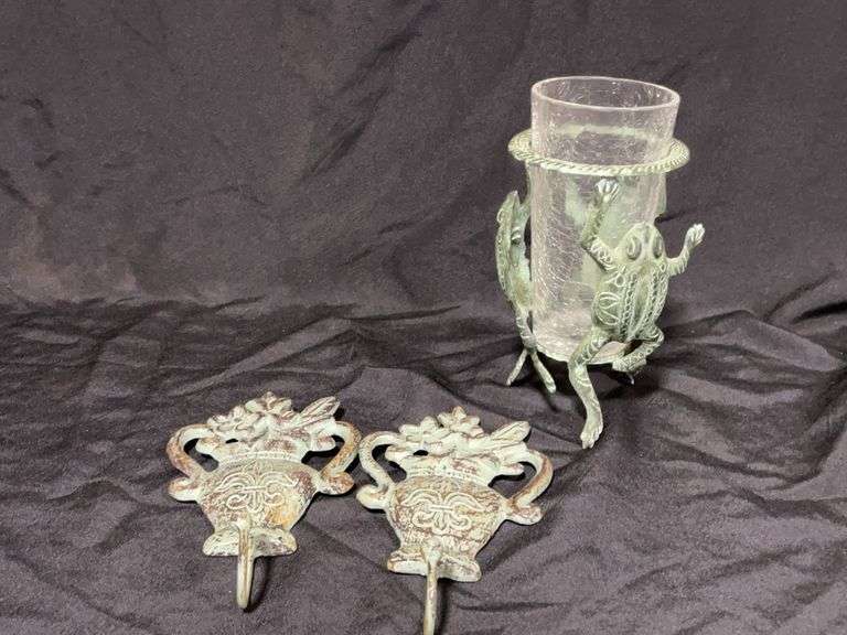 Vase and hooks
