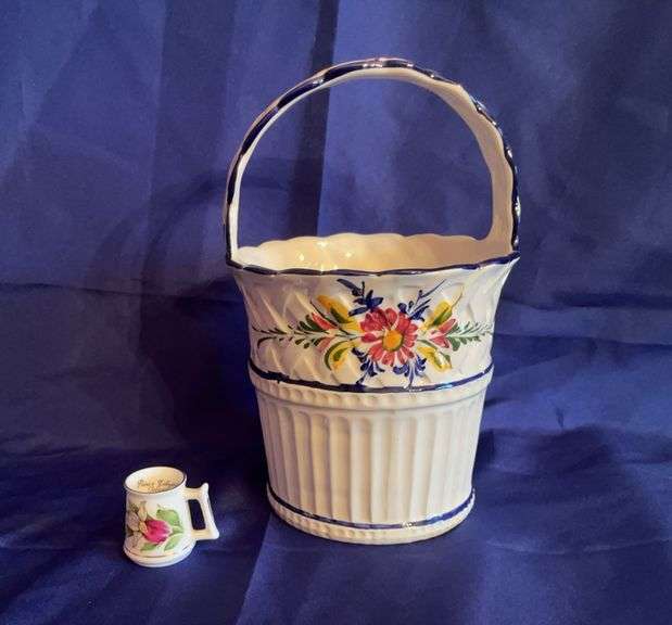 Ceramic basket