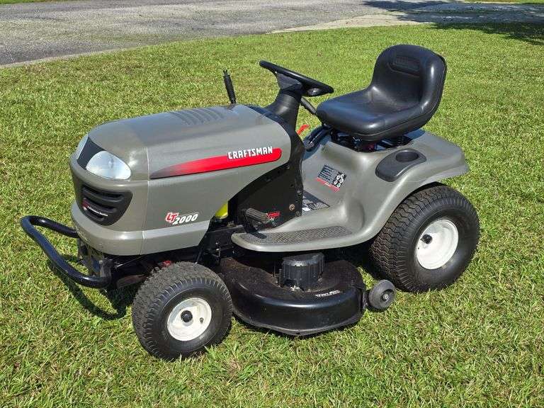 Craftsman LT 2000 Riding Lawnmower