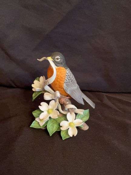Robin figurine