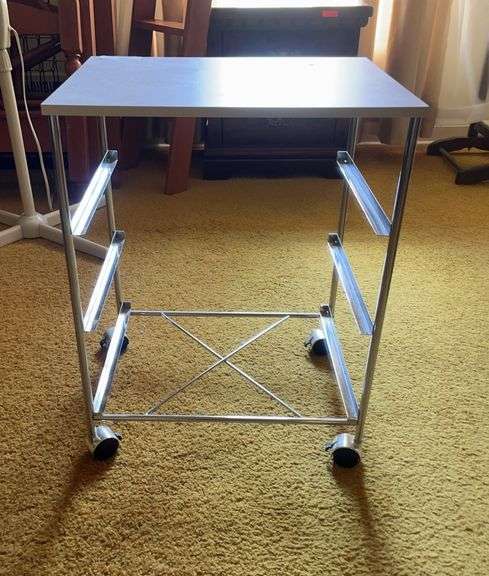 Rolling cart