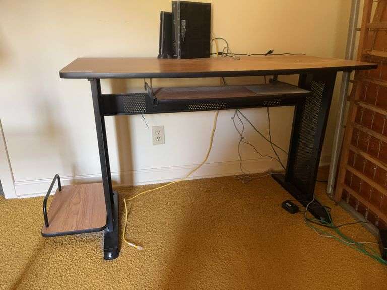 Computer desk