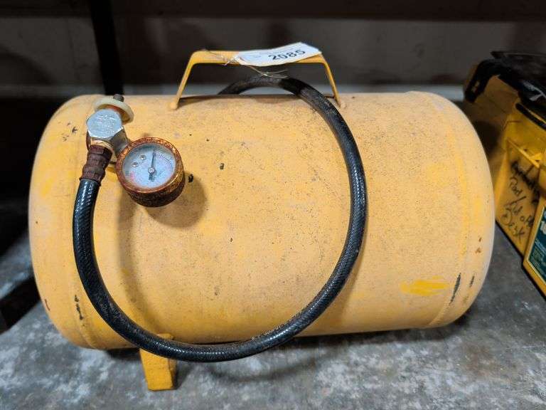 Portable air tank