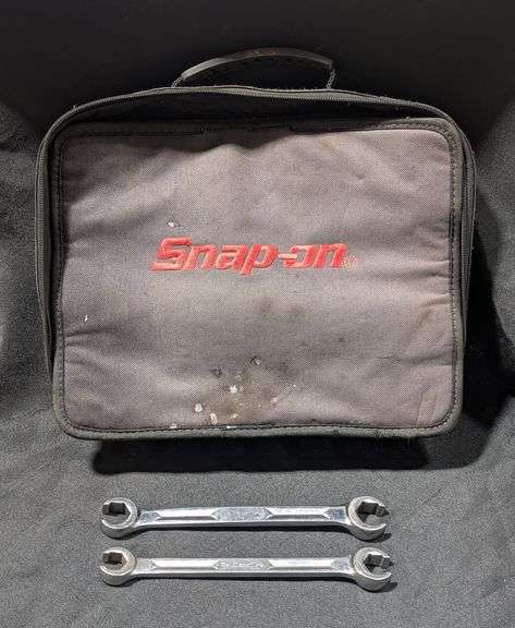 Snap-on soft canvas carrying case and flare nut wrenches