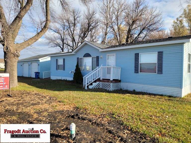 3 Bedroom 2 Bath House with Oversized 2 Stall Gara