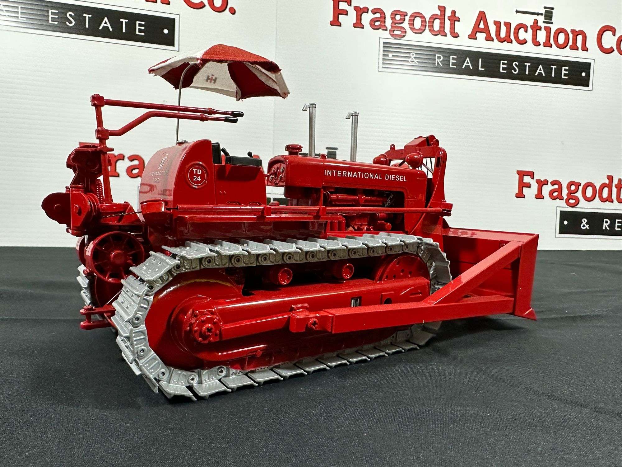International TD24 Dozer - Fragodt Auction and Real Estate LLC