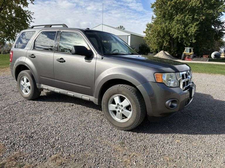 2009 Ford Escape, AWD, 3.0L DuraTec V6,  4 Door, Leather, Power Driver Seat, PW/PL, Alloy Wheels, Au