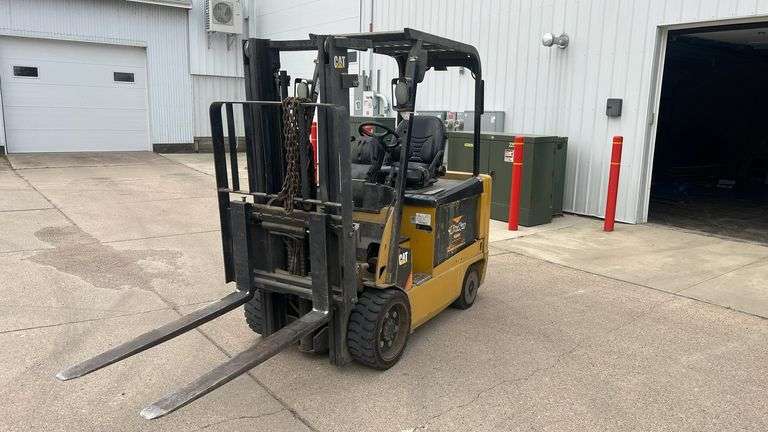 CAT Model E6000 Forklift, 3663.7 Hours, Solid Tires, SN: A4EC381180