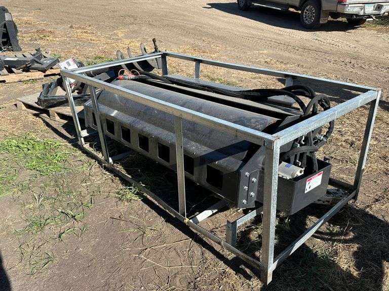 Wolverine 72” Vibrating Roller, with Hoses and Ends