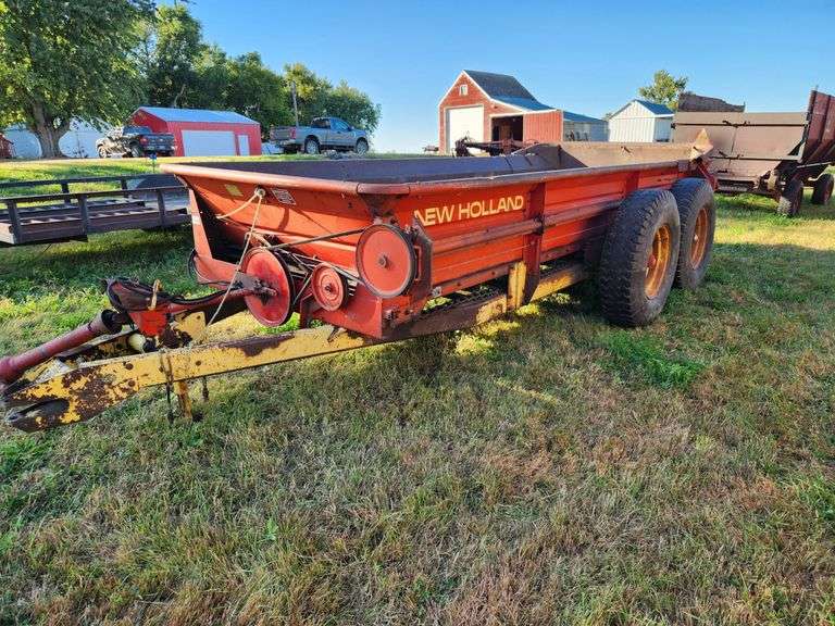 New Holland 679 Tandem Axle Manure Spreader with Slop Gate, TChain