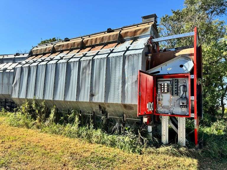 Farm Fans Model 510 CF/AB Grain Dryer, Damaged in a Fire, With DriTek Plus Network Dryer Control, Bu